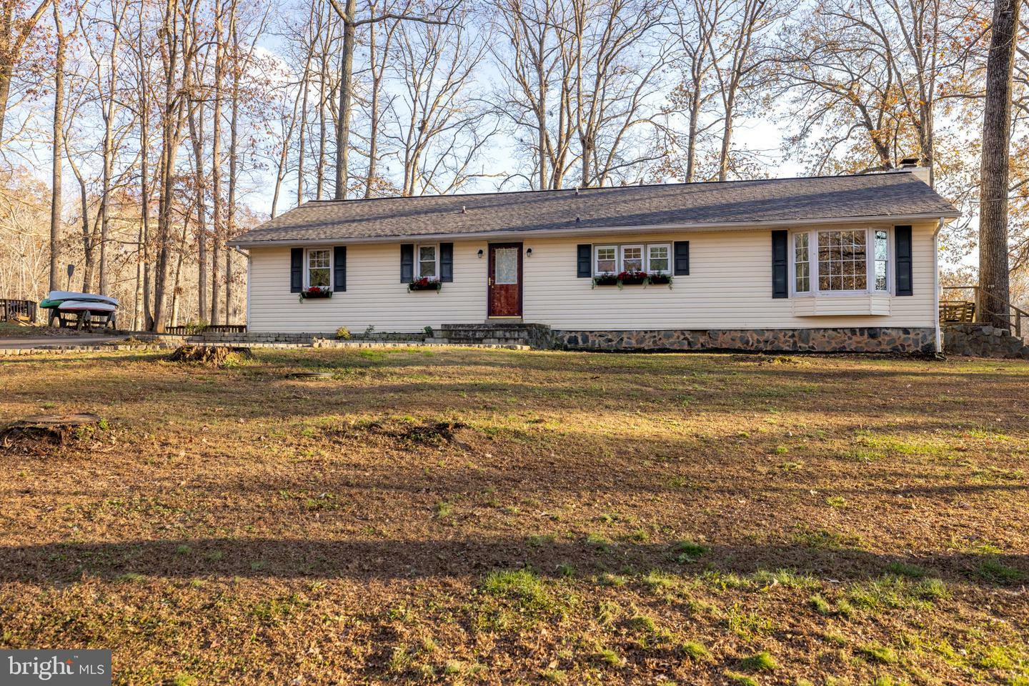 Property Photo: 9 Oak Lane VA 22556