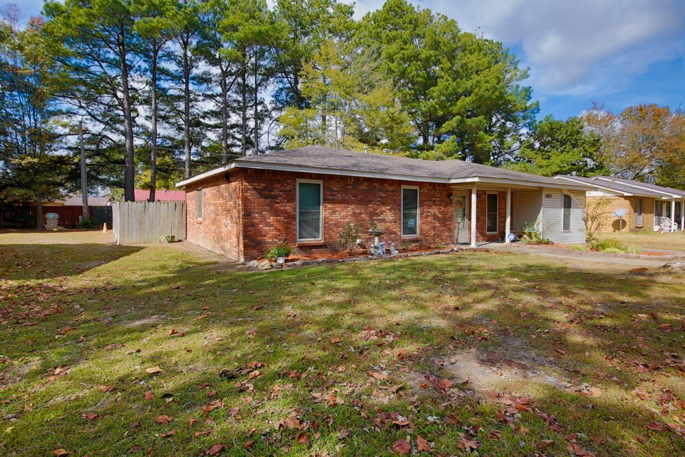 Property Photo:  1801 Ouida Street S  AR 72396 