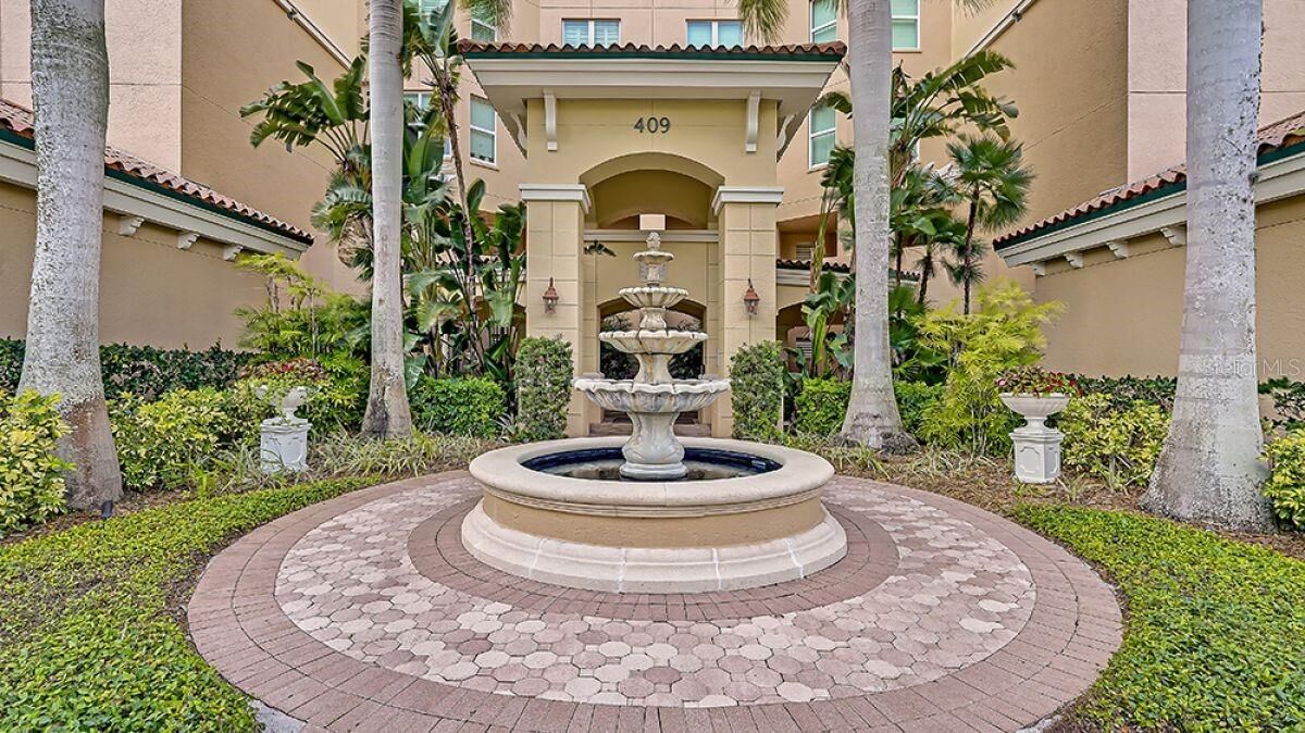 Property Photo:  409 N Point Road 704  FL 34229 