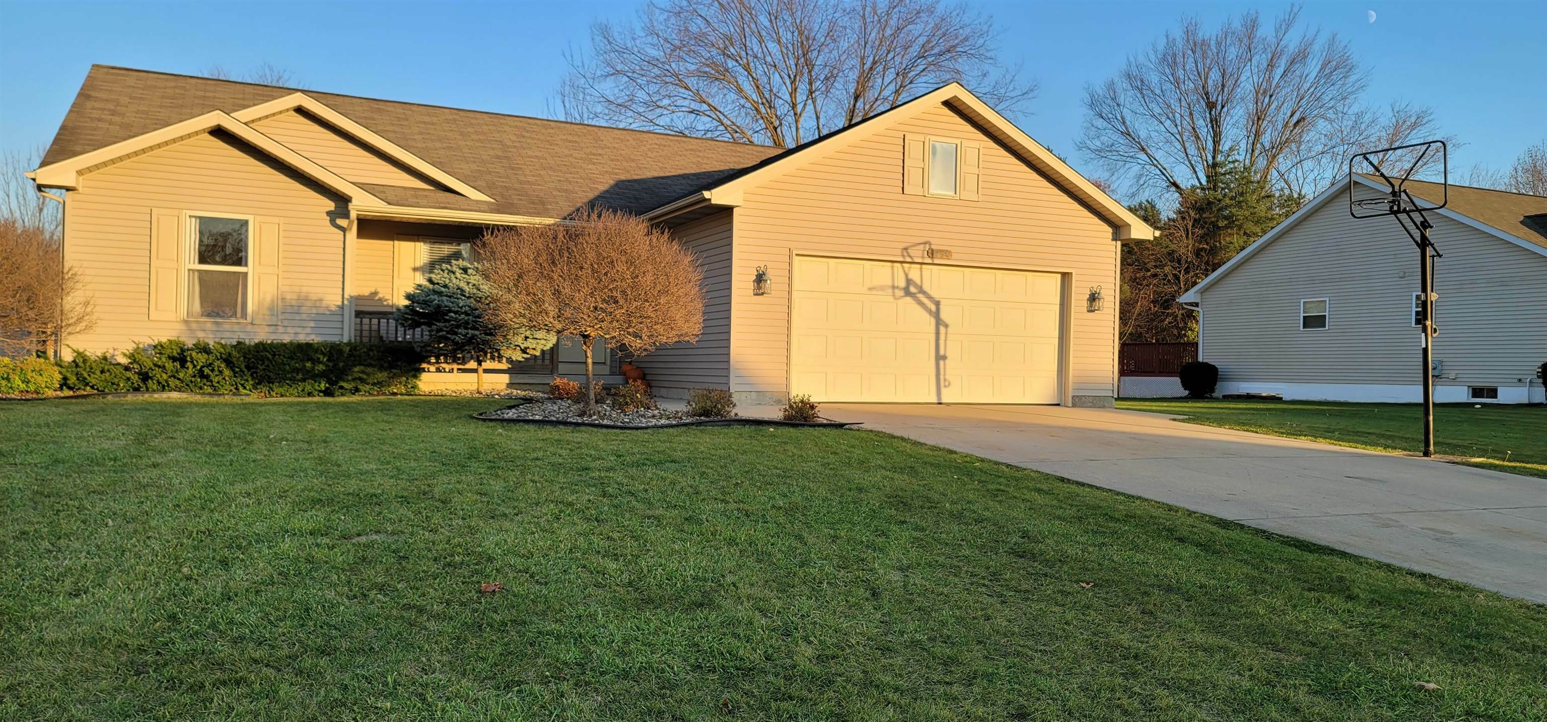 Property Photo:  3230 Centennial Oak Ct.  MI 48420 