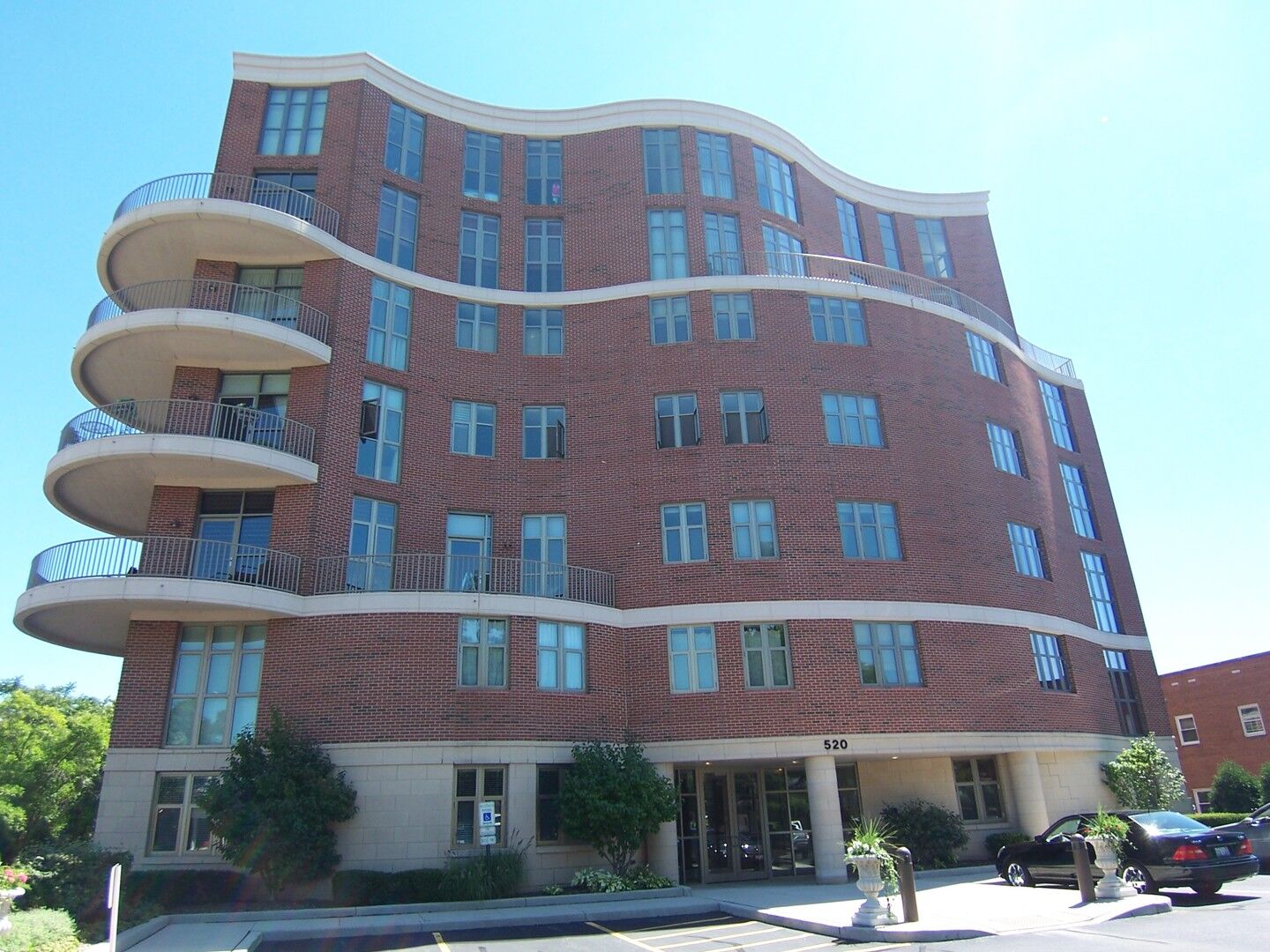 Property Photo:  520 S Washington Street 103  IL 60540 