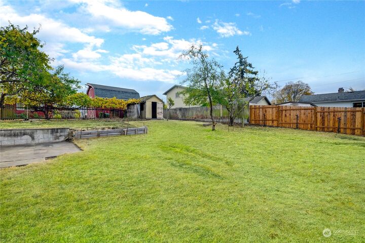 Property Photo: 2101 11th Street WA 98221