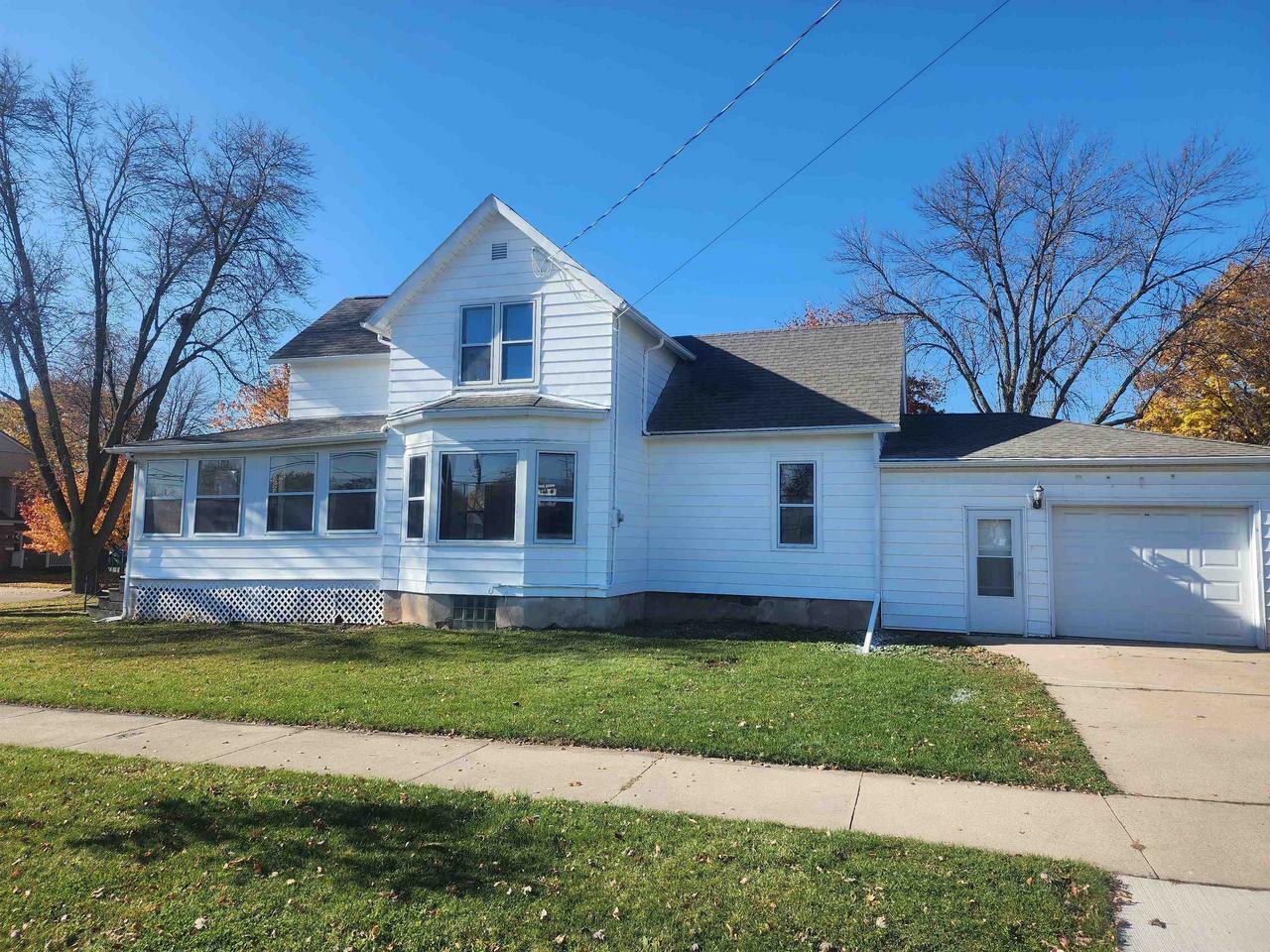 Property Photo:  748 1st Street  WI 54952 