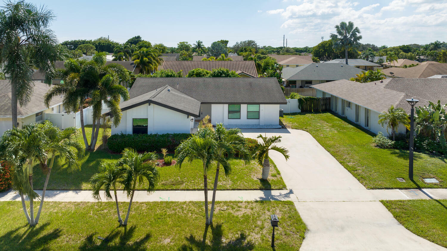 Property Photo:  4250 Woods End Road  FL 33487 