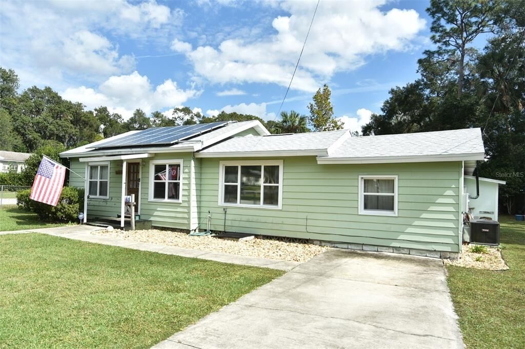 Property Photo:  229 N Phippen Avenue  FL 32724 