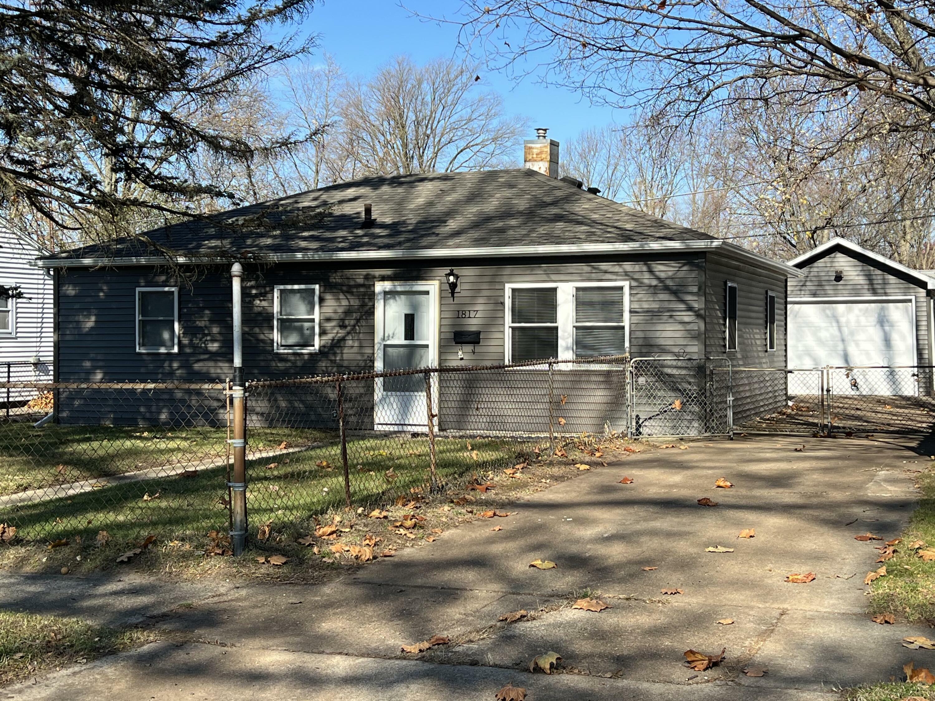Property Photo: 1817 Sycamore Street MI 49120