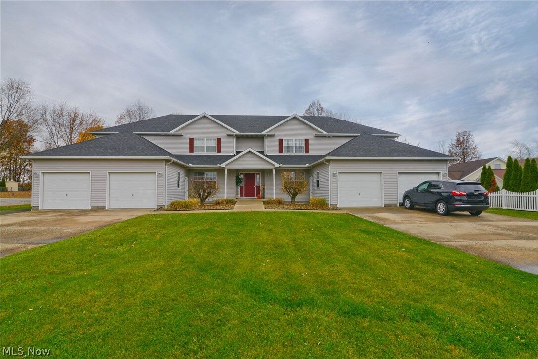 Property Photo: 9937 Delray 2 OH 44442