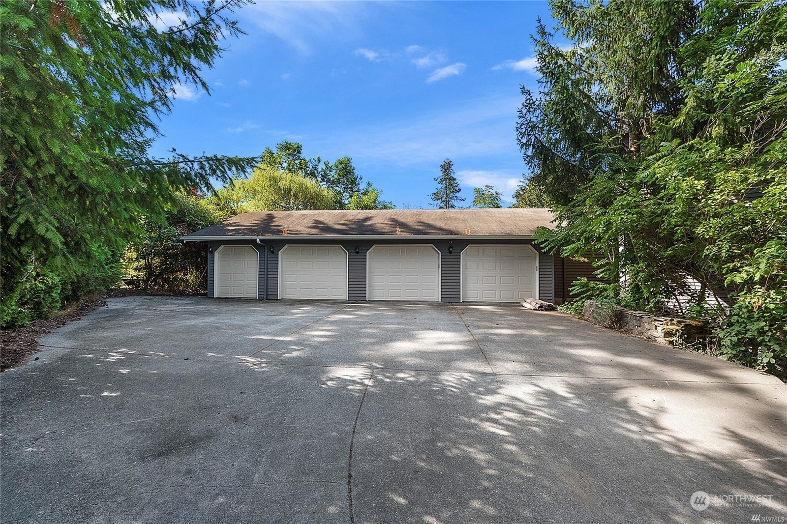 Property Photo:  413 Merritt Avenue NE  WA 98045 