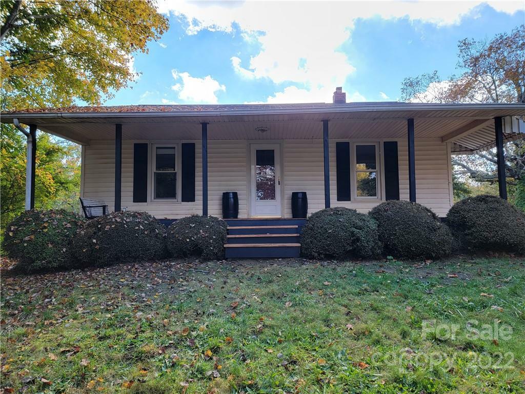 Property Photo: 2462 Enola Road NC 28655