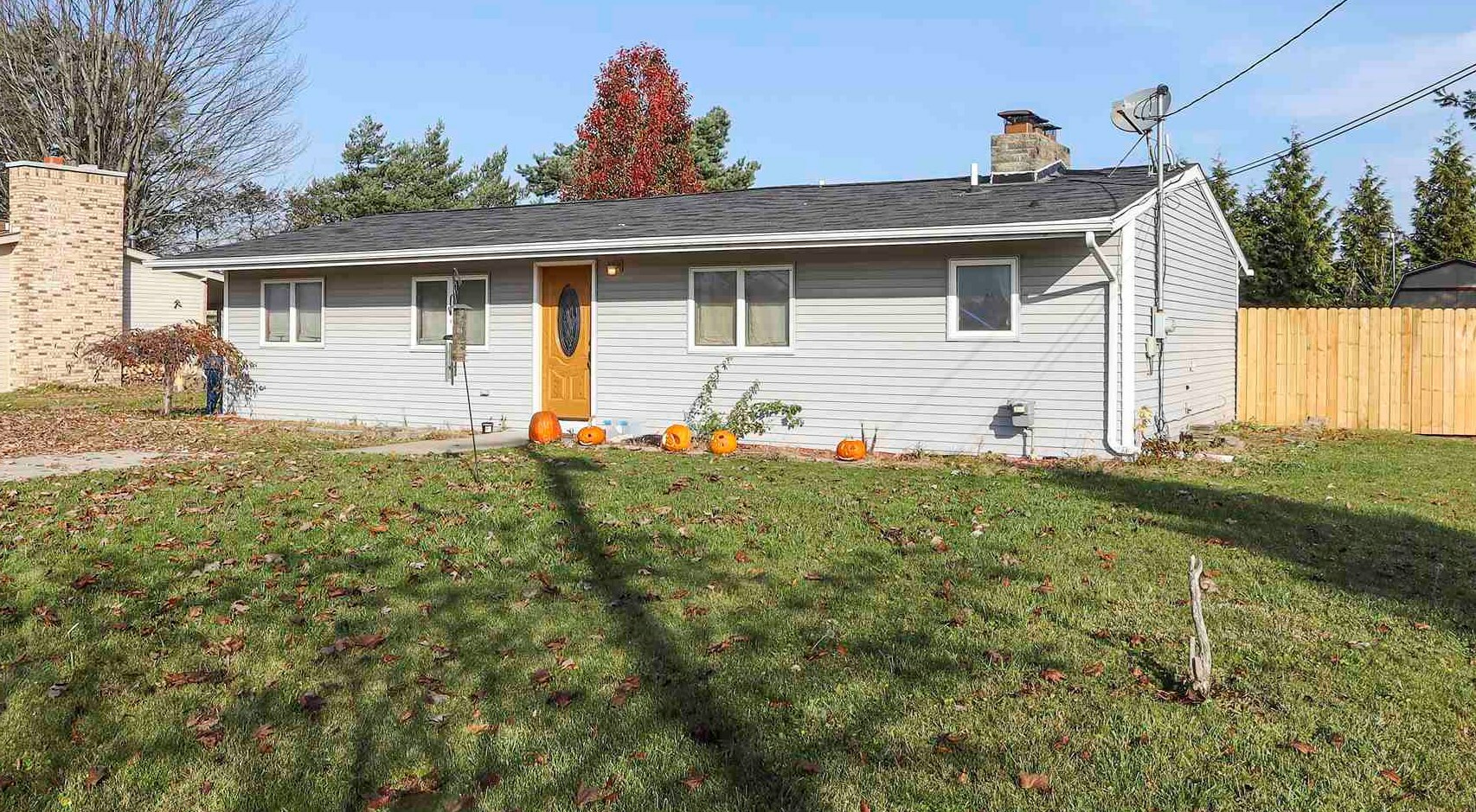 Property Photo:  566 W North Union  MI 48611 