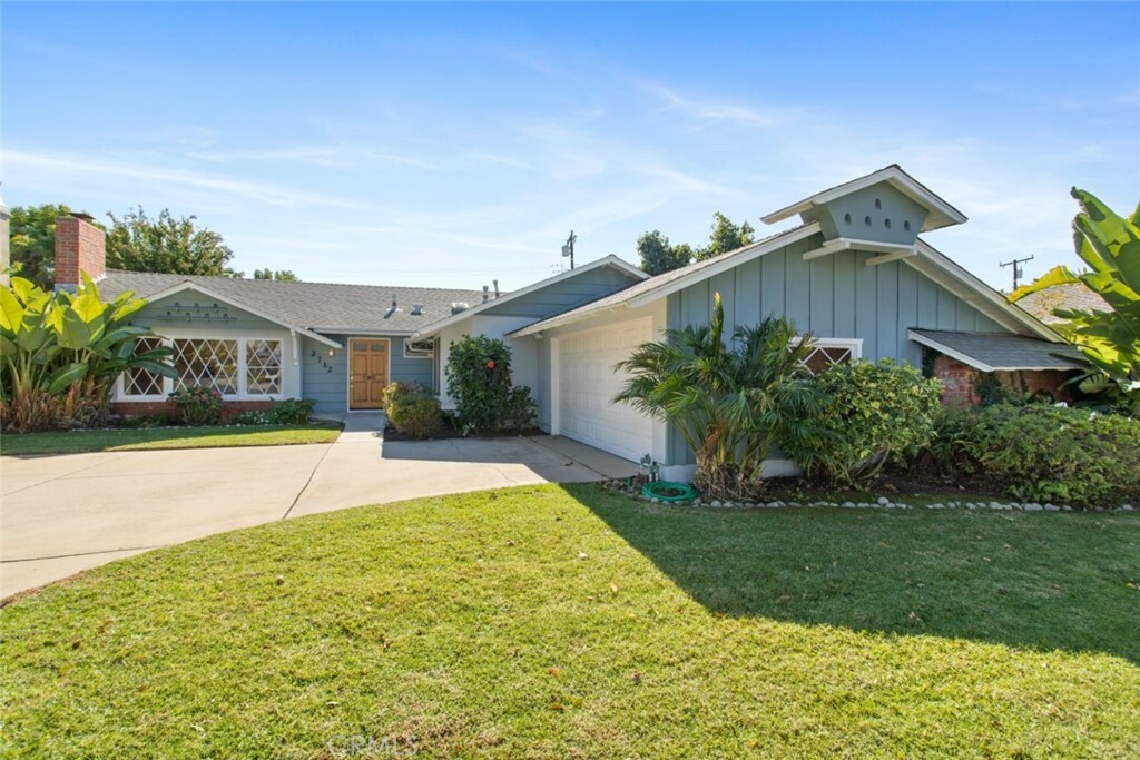 Property Photo: 2712 Oak Knoll Drive CA 90720
