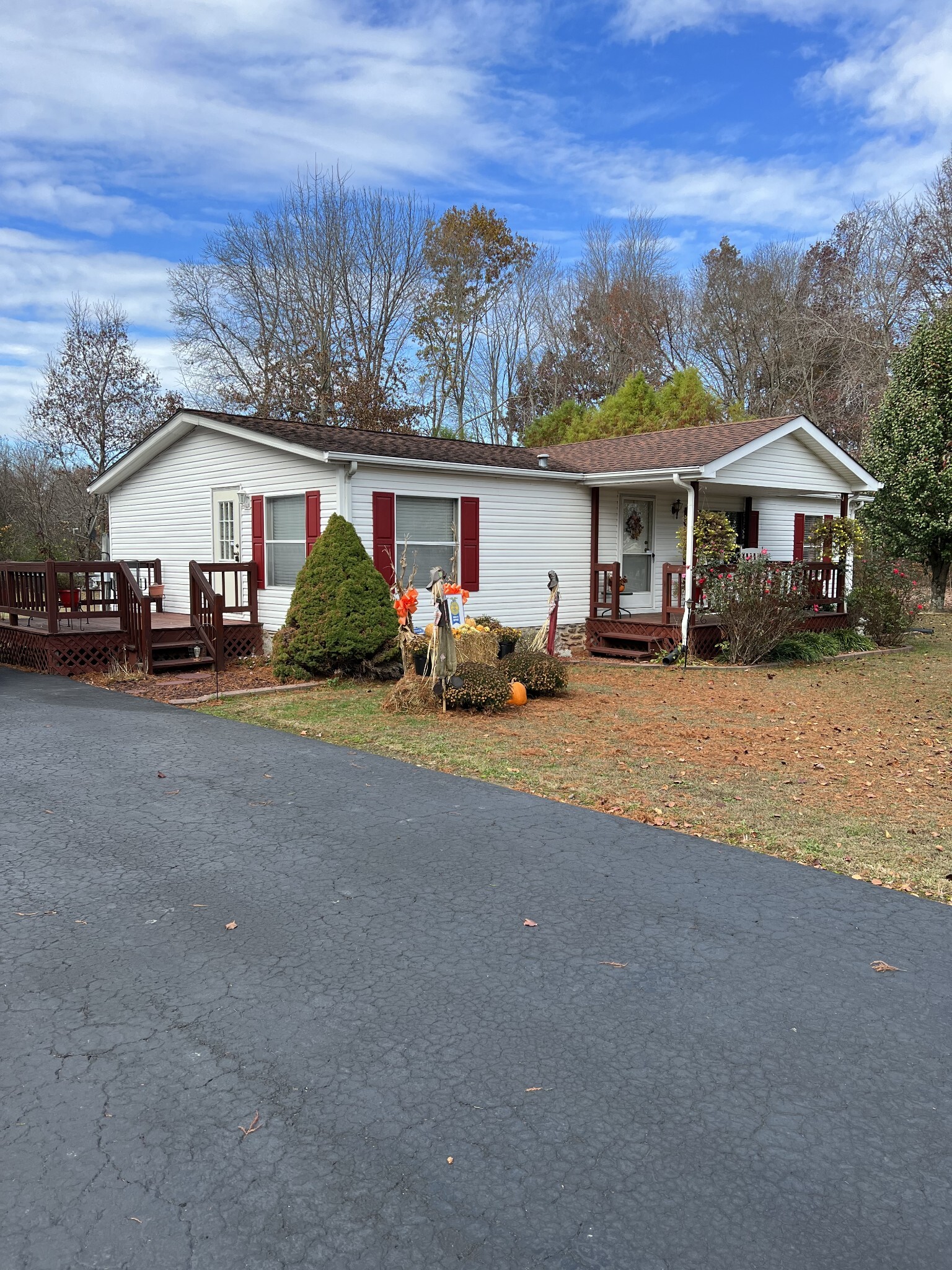 Property Photo: 732 Pointe Ln TN 37083