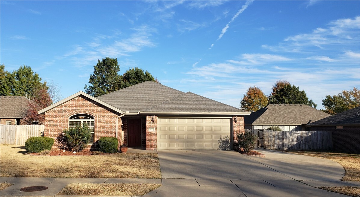 Property Photo:  2618 N Indian Oaks Drive  AR 72704 