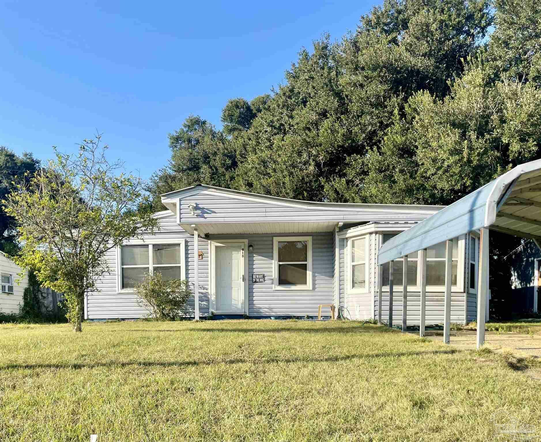 Property Photo:  918 Fremont Ave  FL 32505 