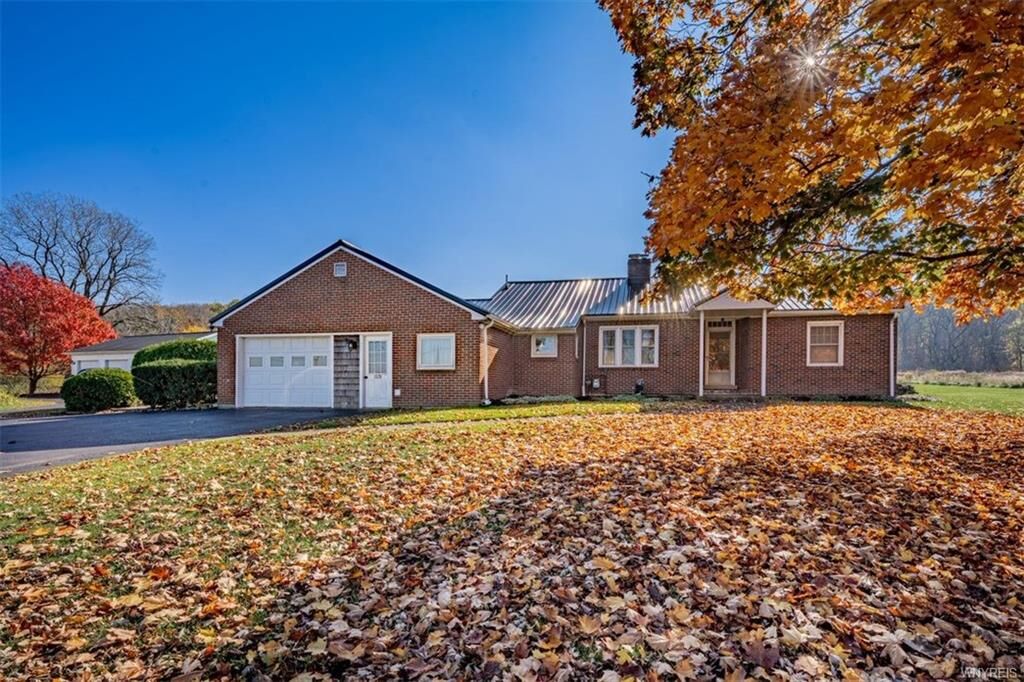 Property Photo:  1520 Ridge Road  NY 14092 