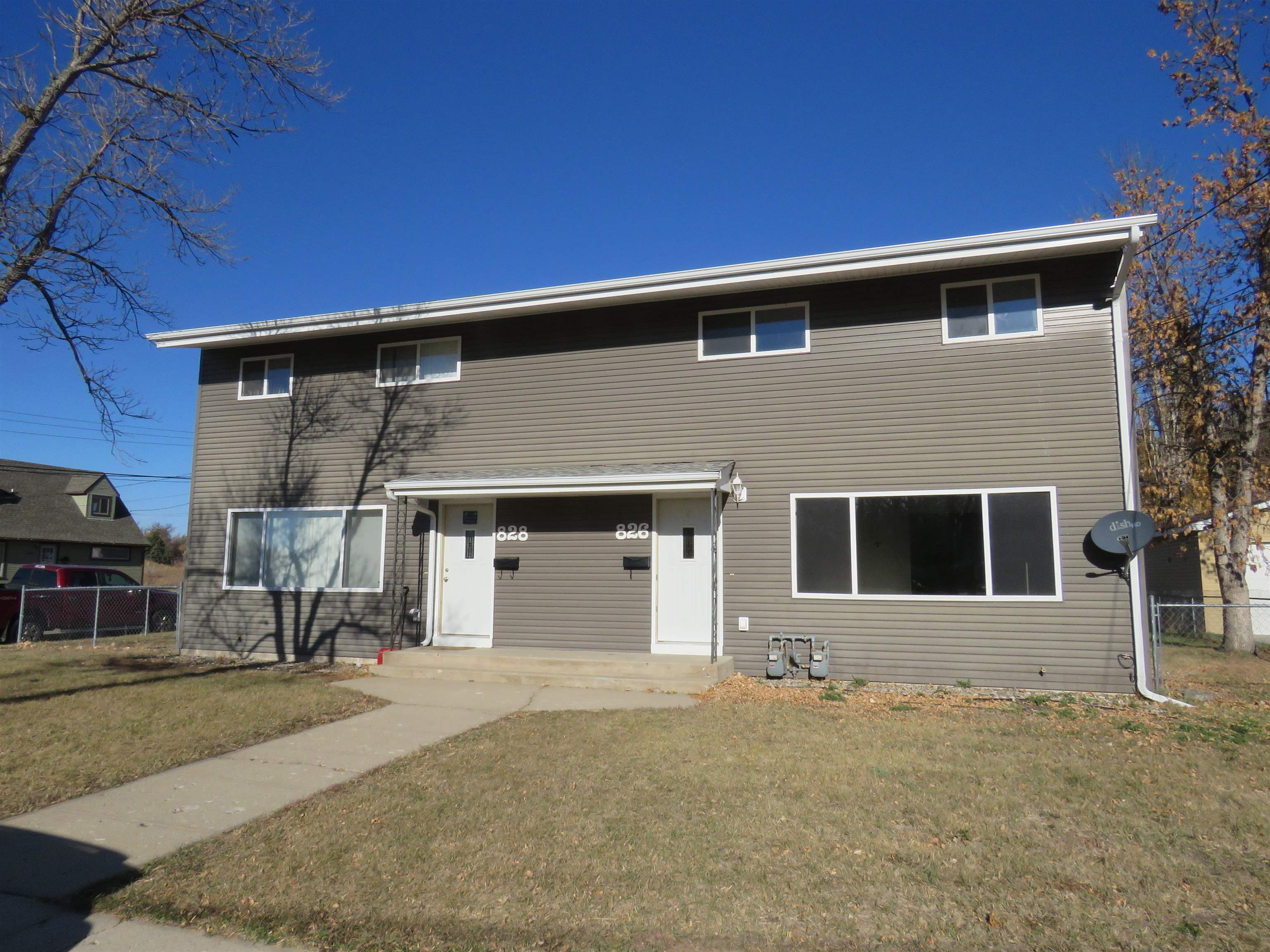 Property Photo: 826/828 5th Ave NW ND 58703