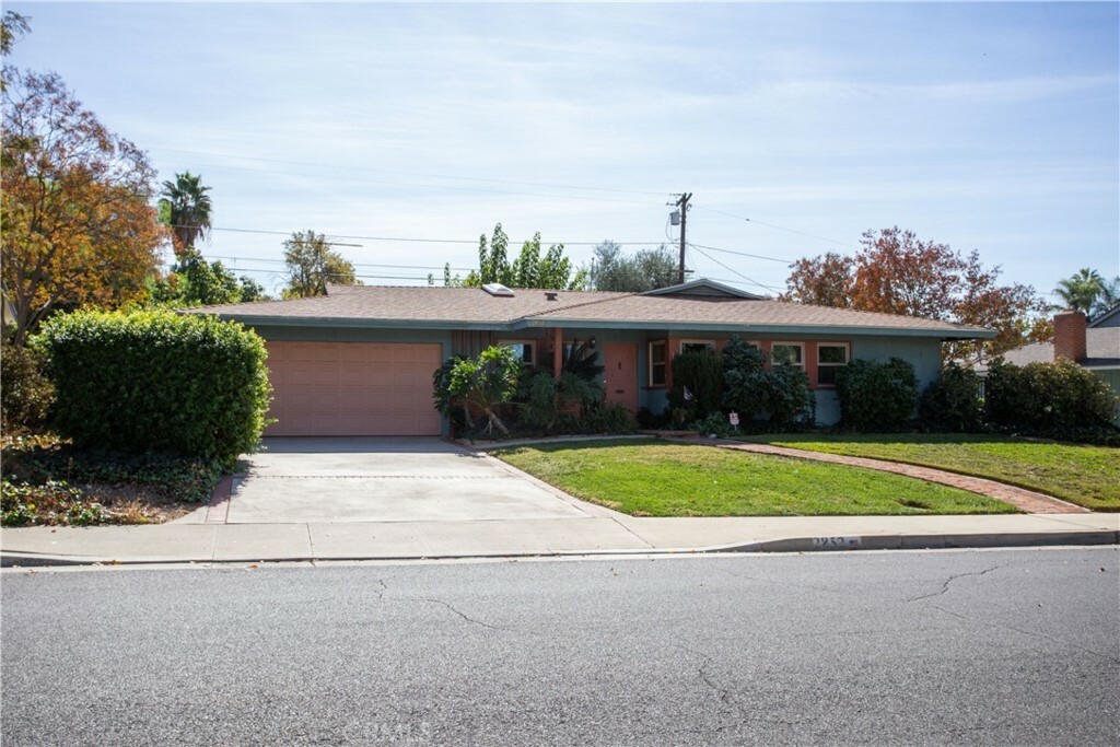Property Photo:  2852 Shenandoah Road  CA 92506 