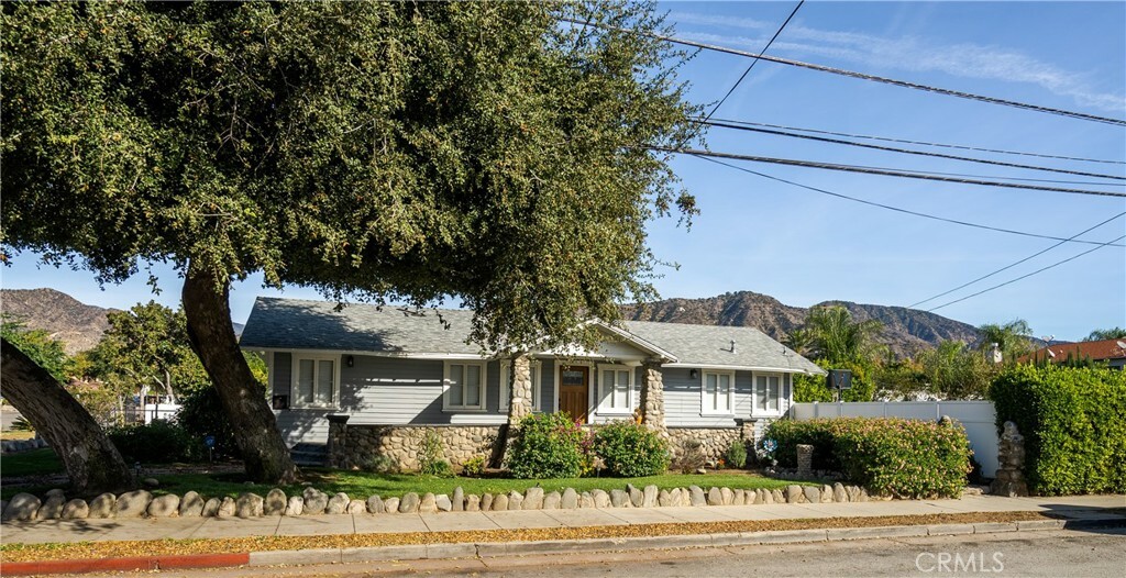 Property Photo:  900 N Soldano Avenue  CA 91702 