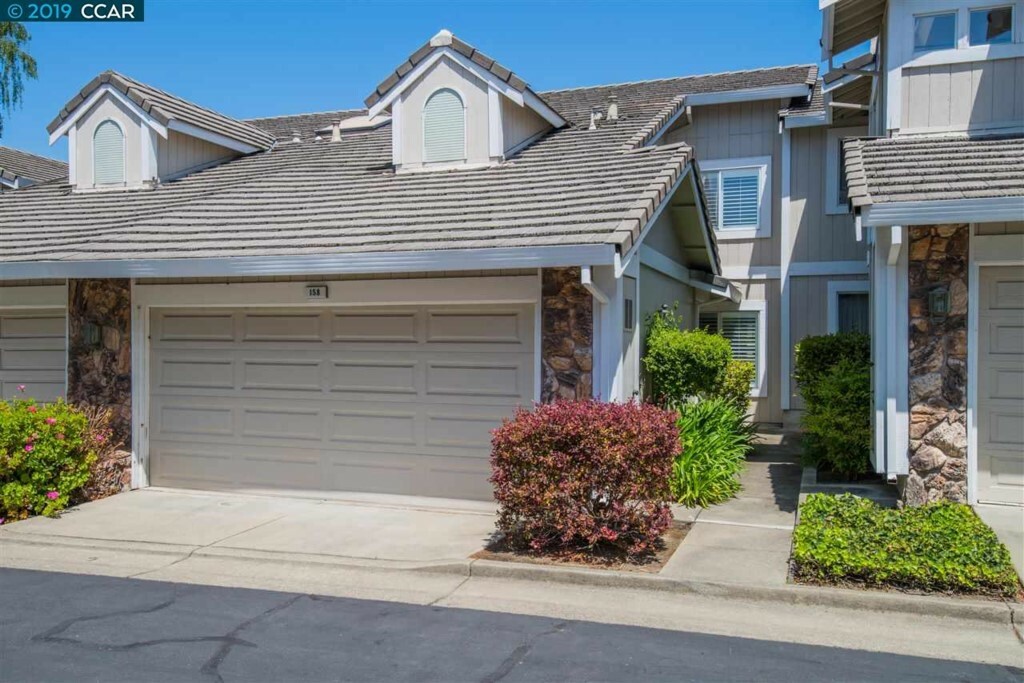Property Photo: 158 S Wildwood CA 94547