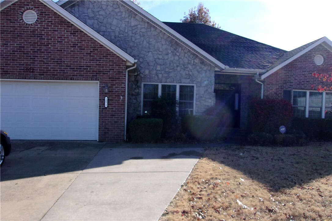 Property Photo:  1072 Lexington Circle  AR 72762 