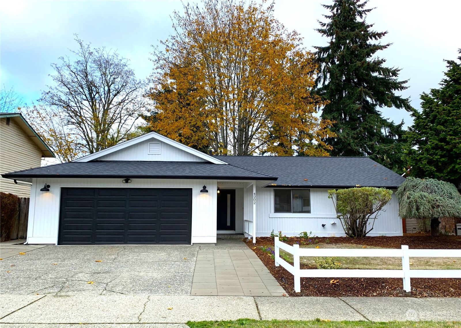 Property Photo:  4202 NE 24th Street  WA 98059 