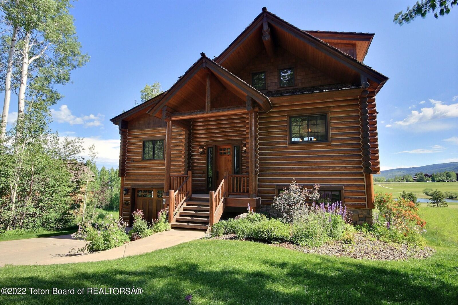 Property Photo:  37 Blackfoot Trail  ID 83455 