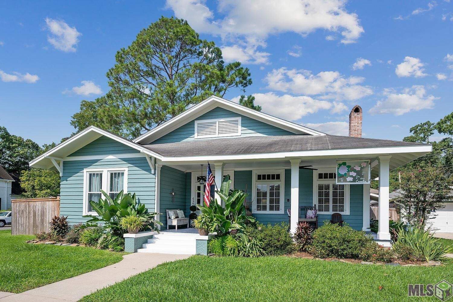 Property Photo:  644 Camelia Ave  LA 70806 