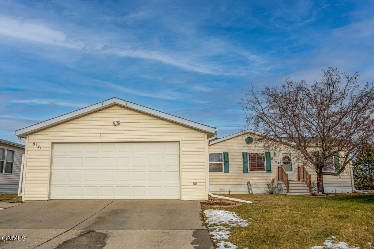 Property Photo:  5141 Sumter Circle  ND 58503 