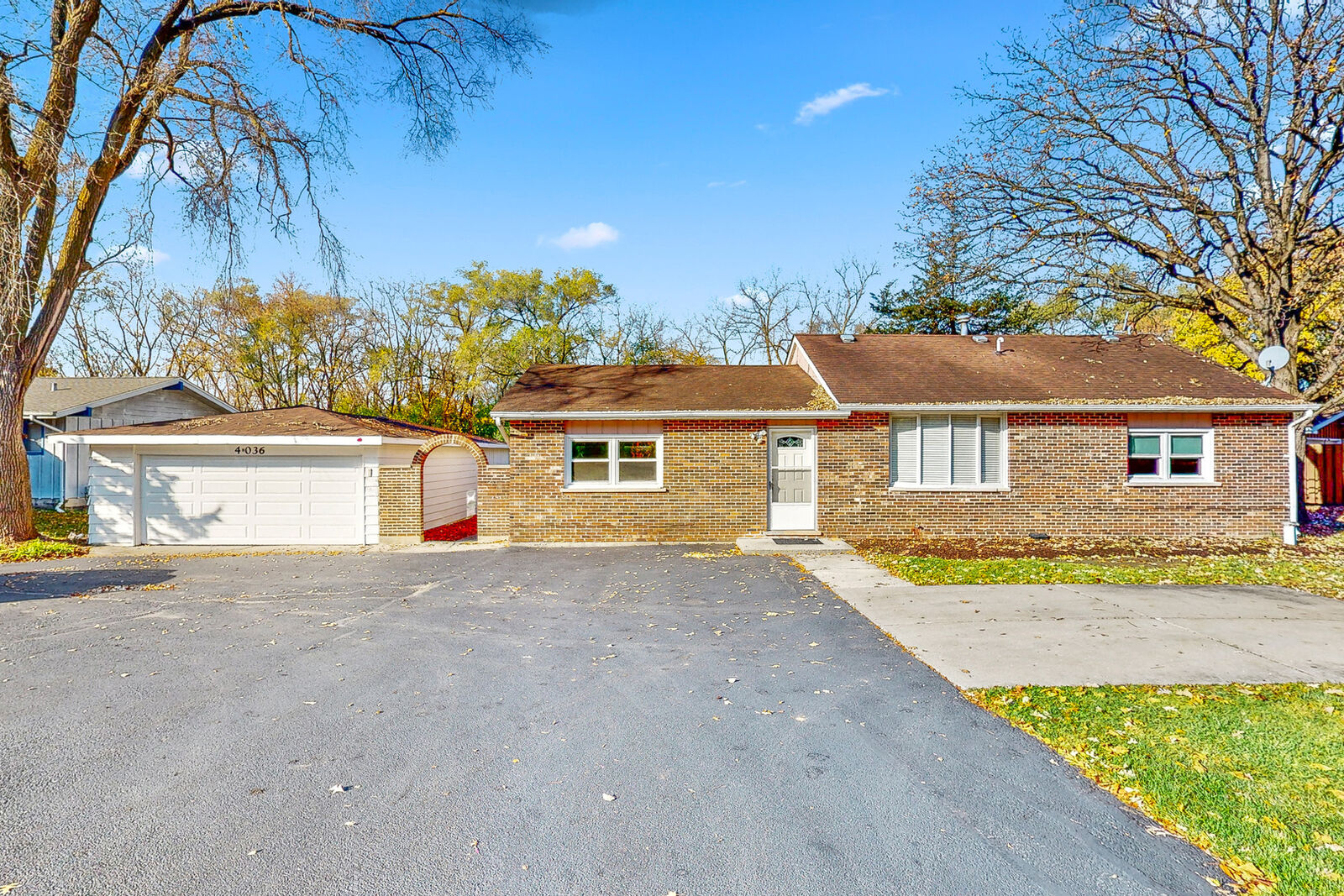 Property Photo: 4N036 Wooddale Road IL 60101