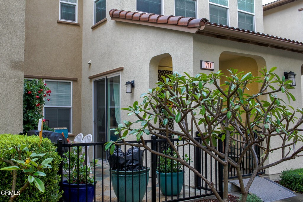 Property Photo:  711 Forest Park Boulevard  CA 93036 