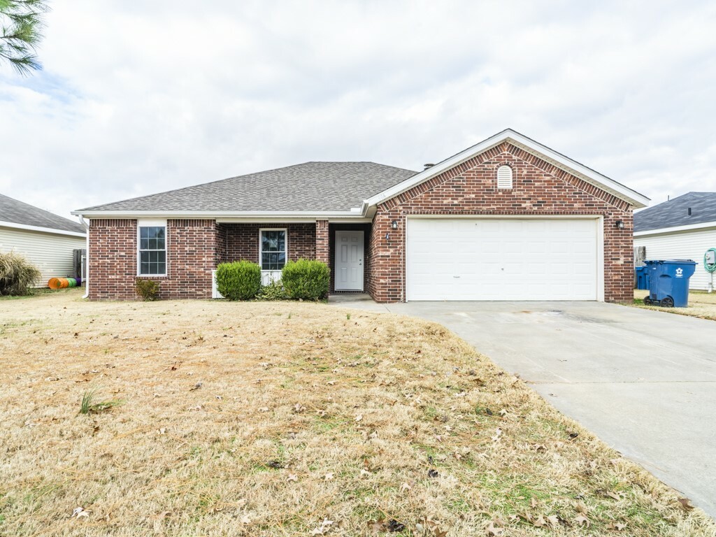 Property Photo:  904 Summitchase Road  AR 72712 