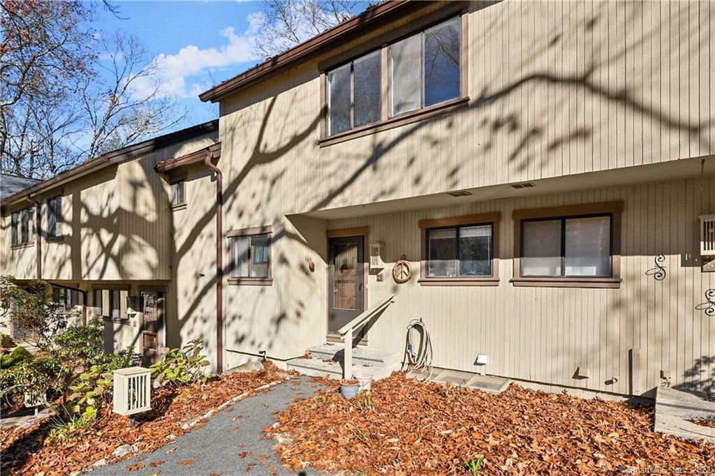 Property Photo: 23 Upper Commons 23 CT 00432