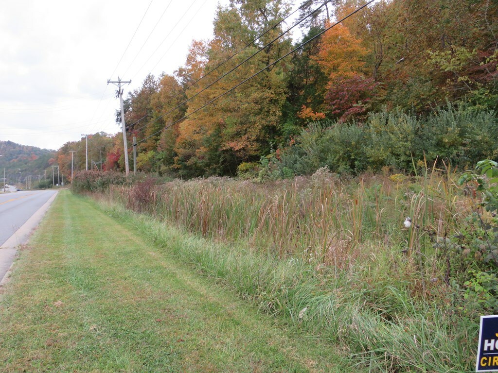 Property Photo:  1610 Route 40E  KY 41240 