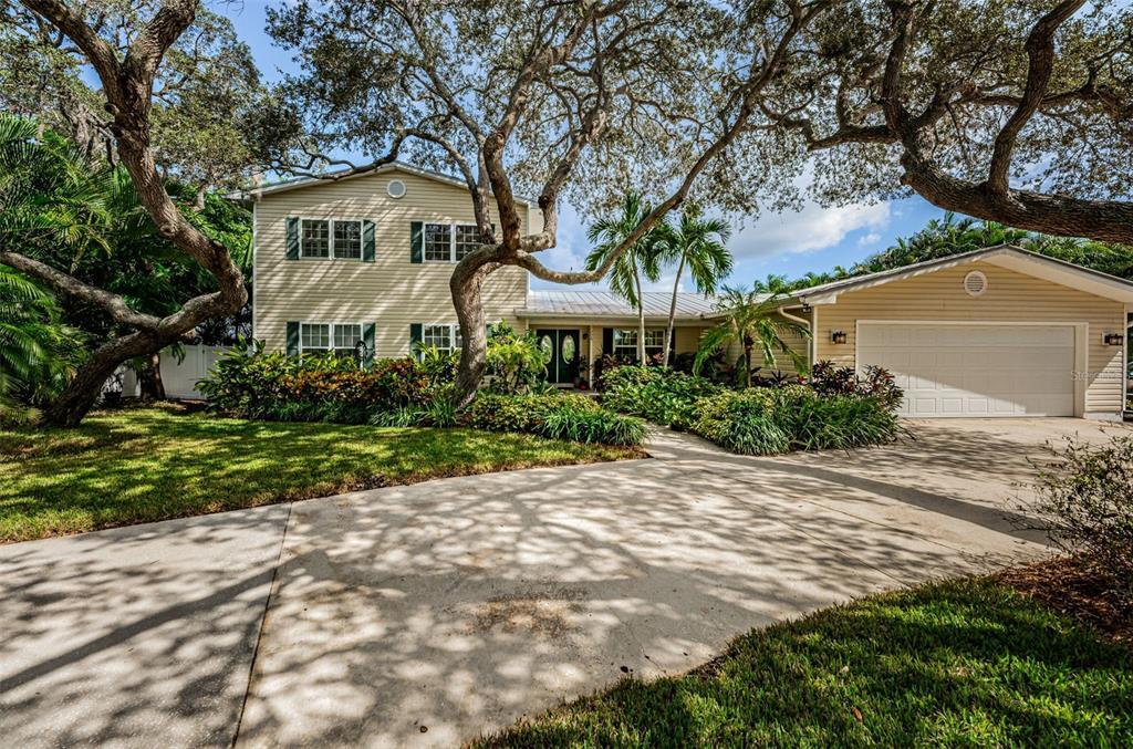 Property Photo: 776 Chesapeake Drive FL 34689
