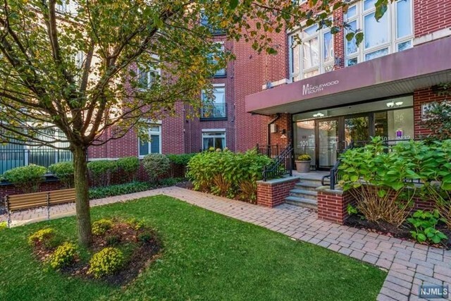 Property Photo: 3320 Riverview Avenue 320 NJ 07631