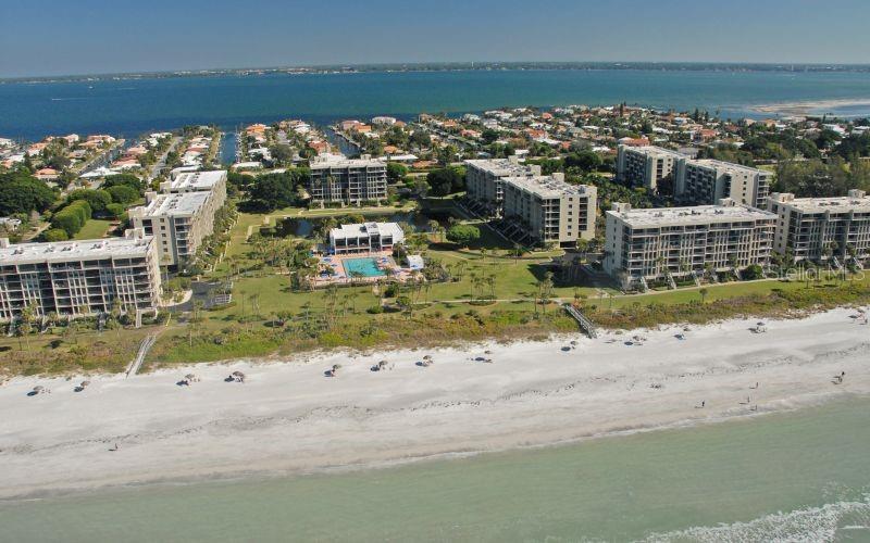 Property Photo: 1135 Gulf Of Mexico Drive 304 FL 34228