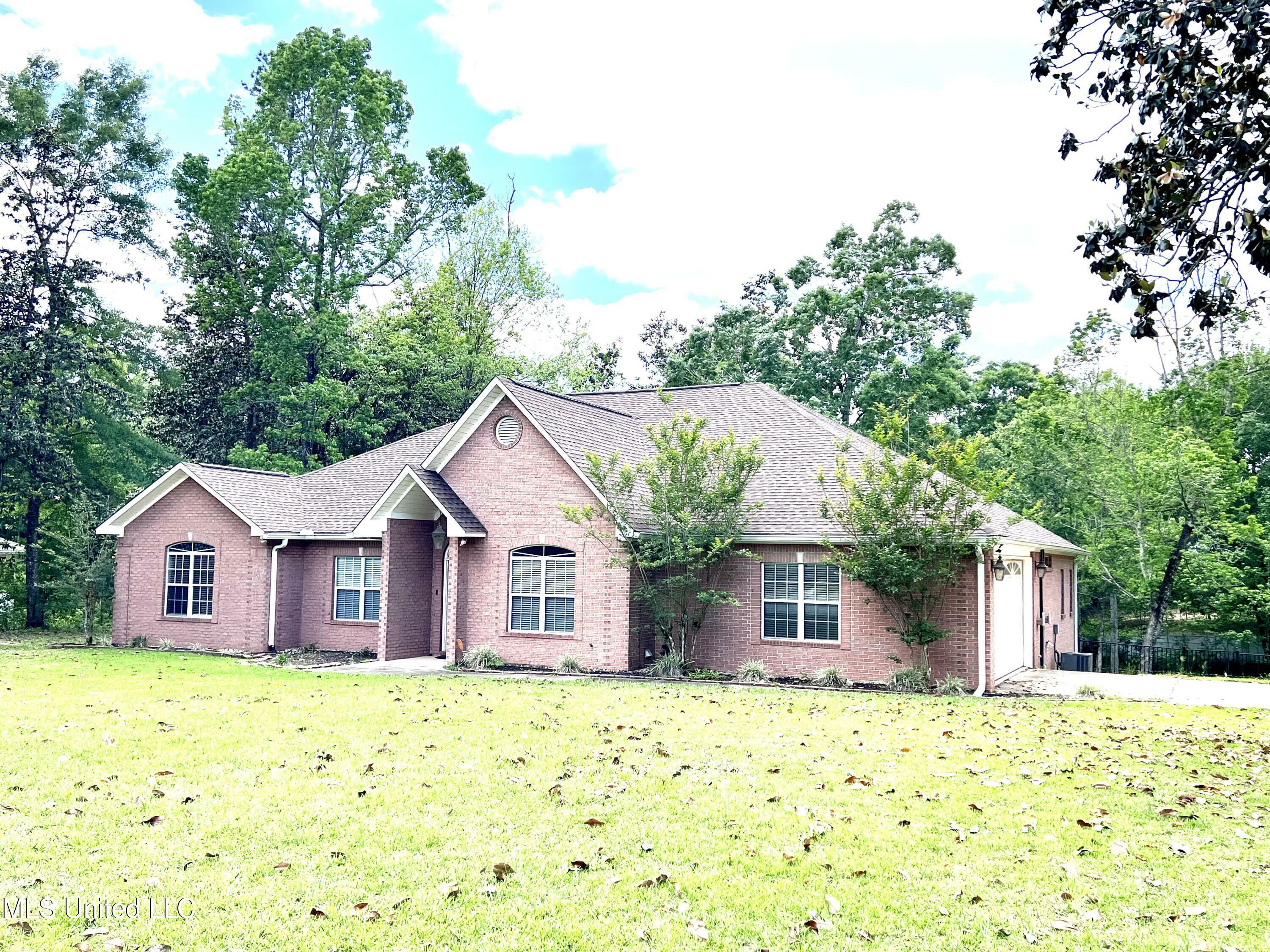 Property Photo:  1413 Magnolia Bluff Drive  MS 39553 