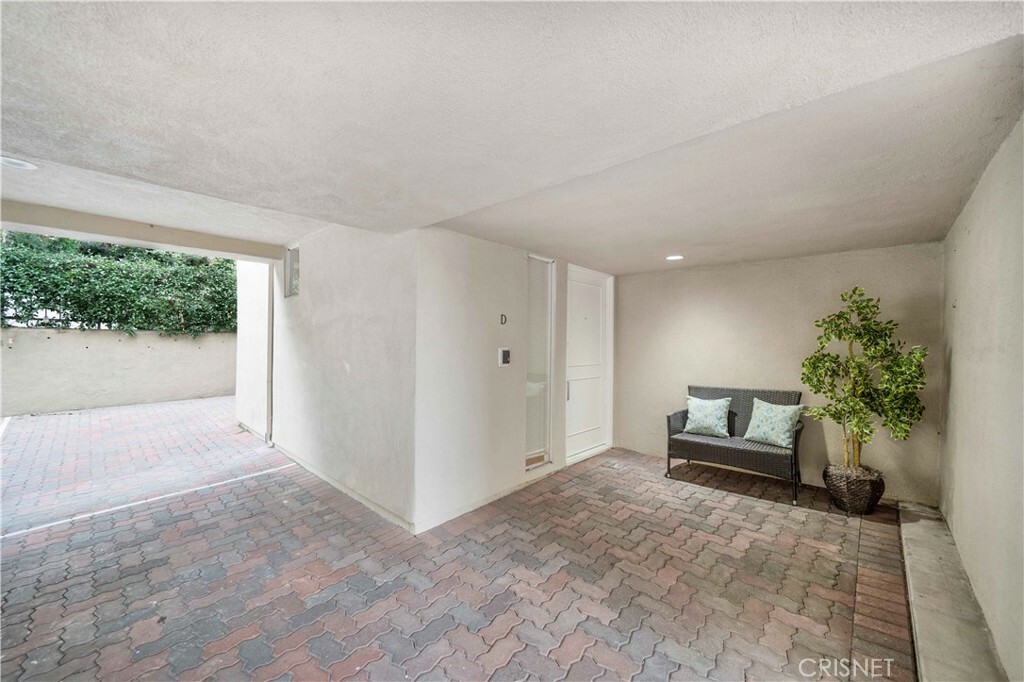 Property Photo:  4225 Tujunga Avenue D  CA 91604 