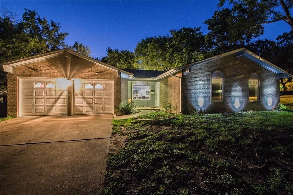 Property Photo:  2304 Granada Drive  TX 78741 