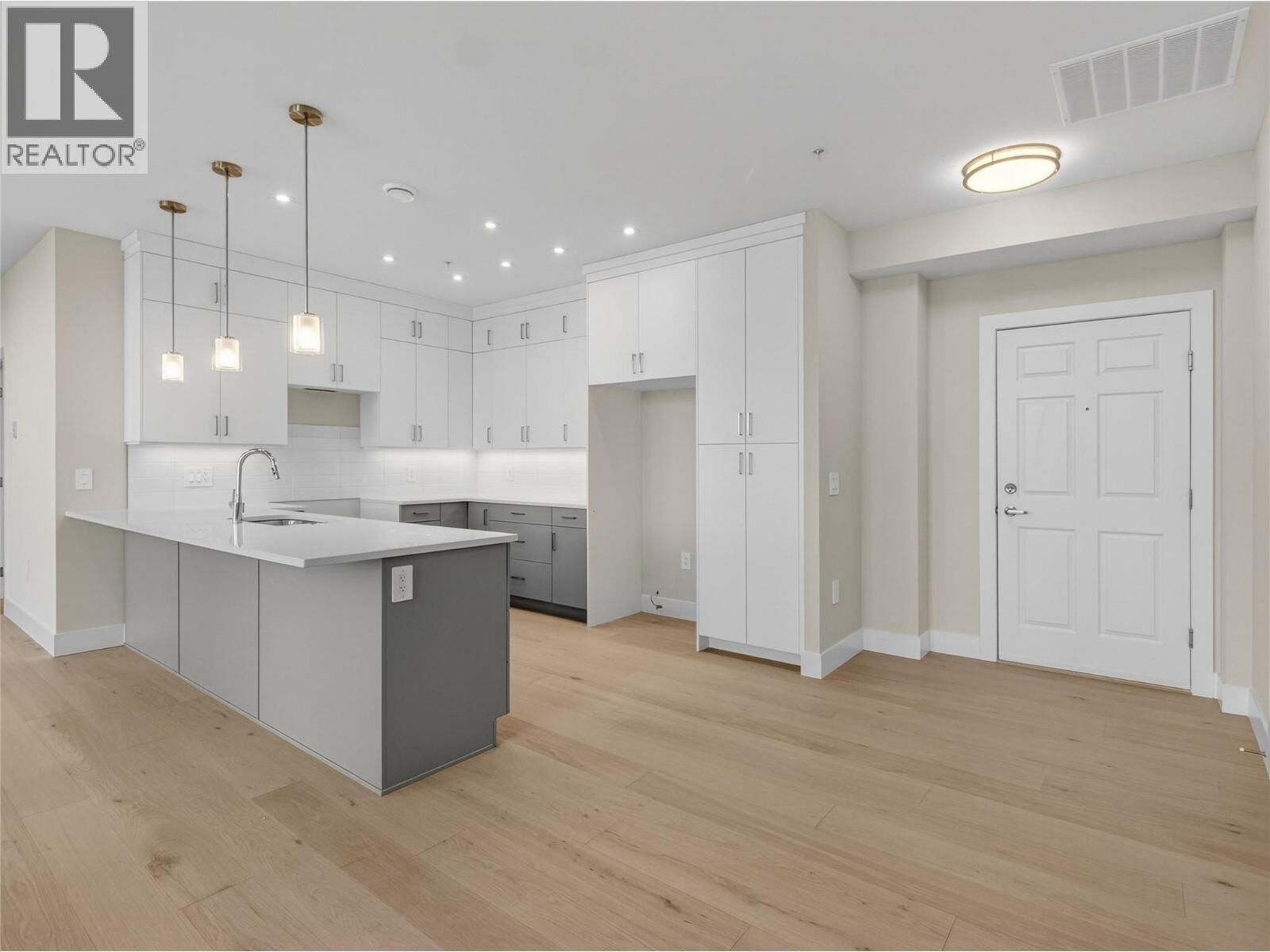 Property Photo: 3362 Skaha Lake Road 1401 BC V2A 0J4