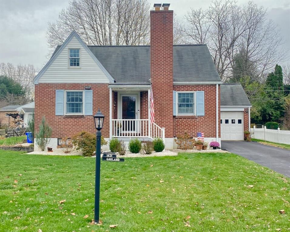 Property Photo:  1421 Westgate Drive  PA 18017 