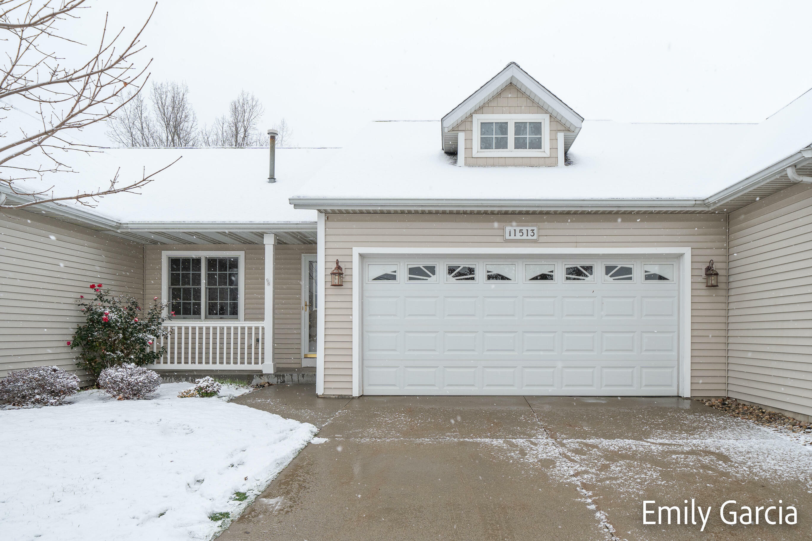 Property Photo:  11513 N Lake Drive  MI 49424 