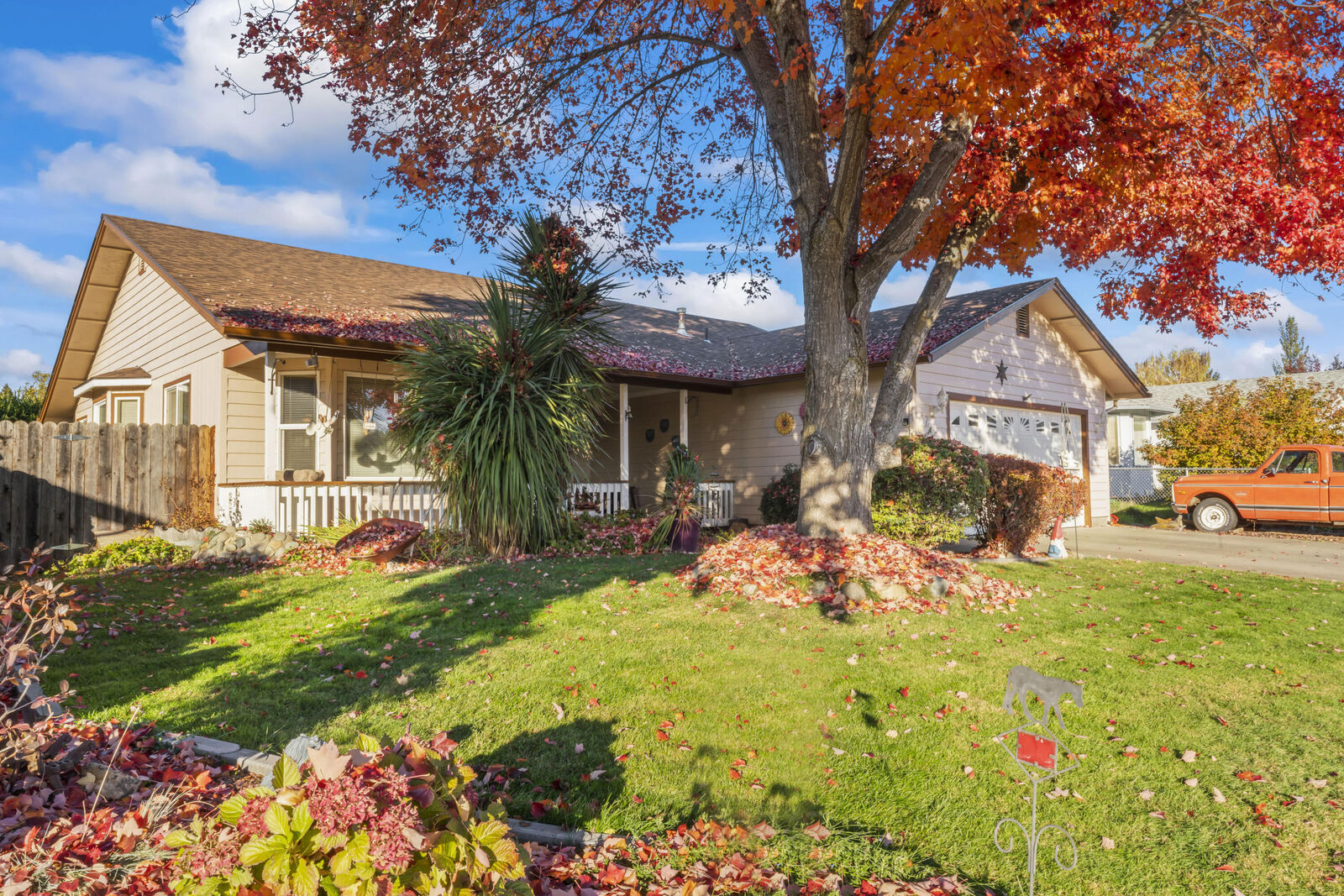 Property Photo:  2130 SW North Star Drive  OR 97527 