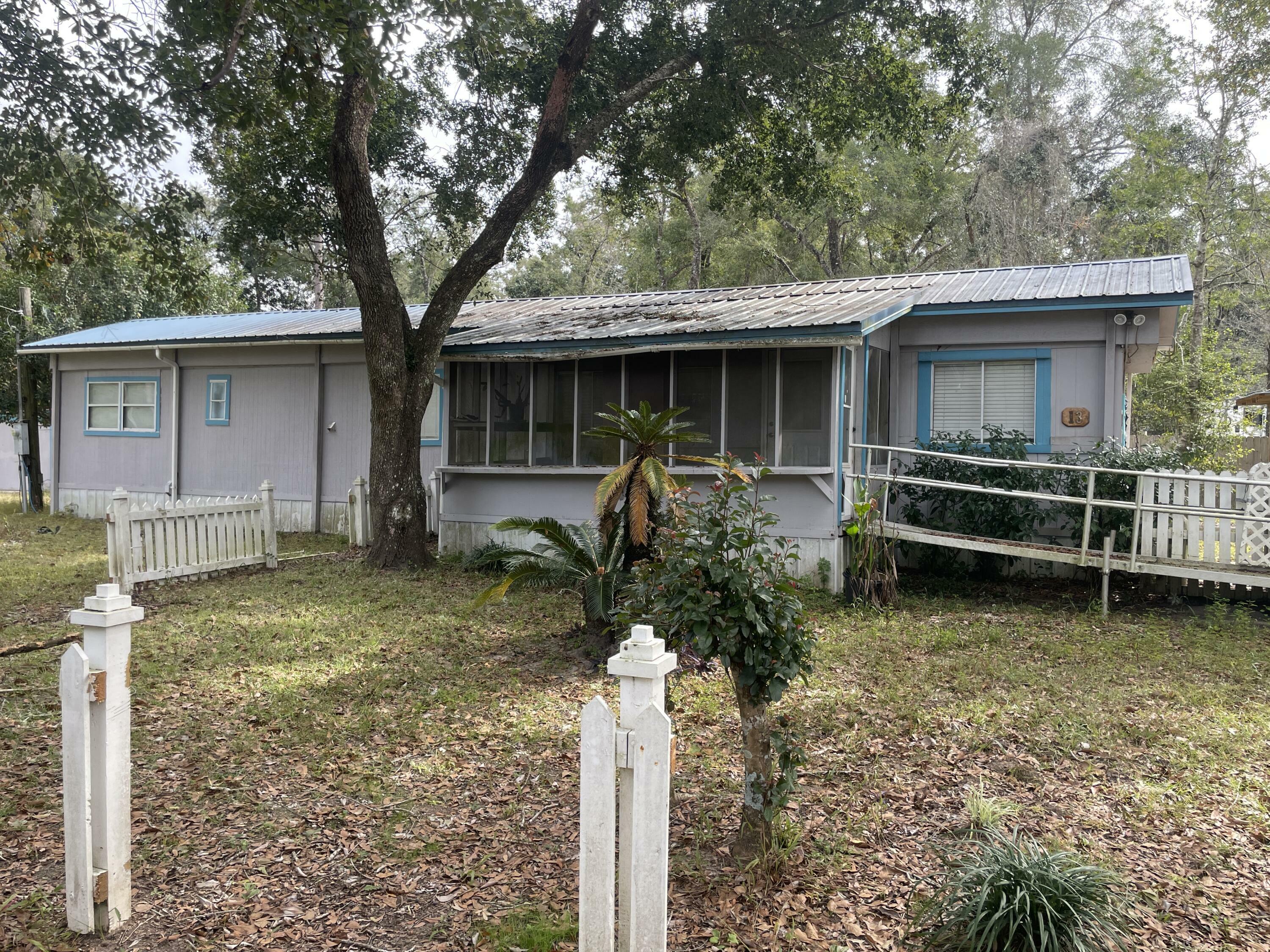 Property Photo:  13 Buck Bishop Rd Road  FL 32455 