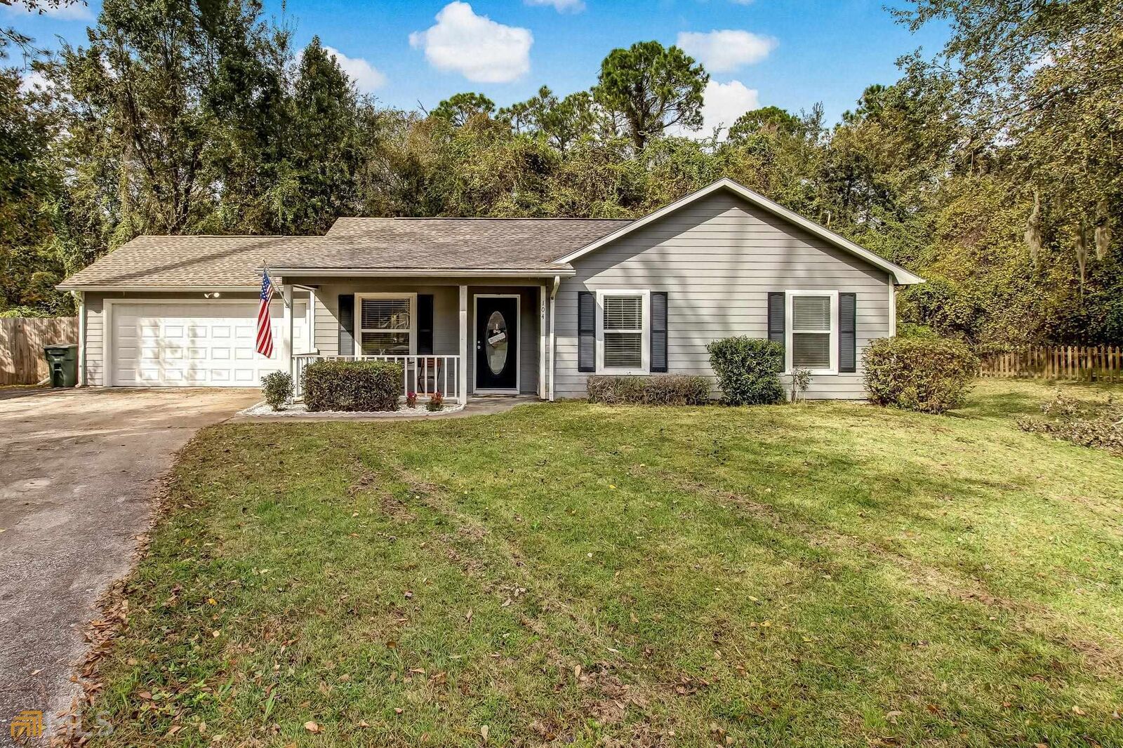 Property Photo:  104 Daffodil Court  GA 31548 