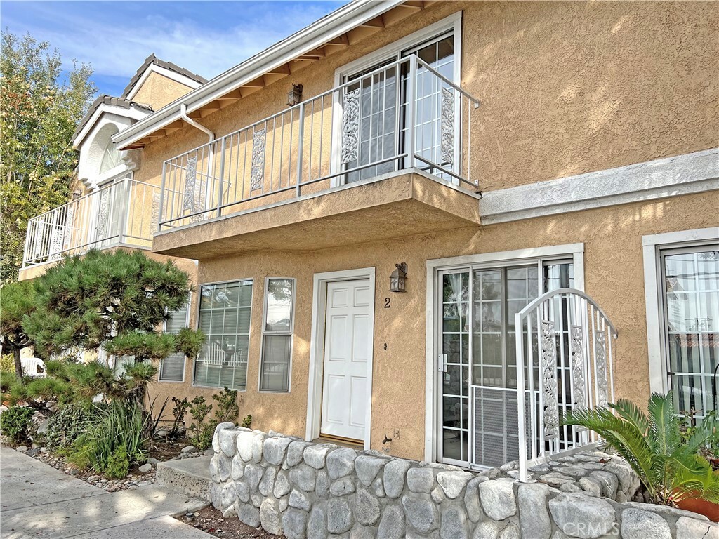 Property Photo:  10418 Bogardus Avenue 2  CA 90603 