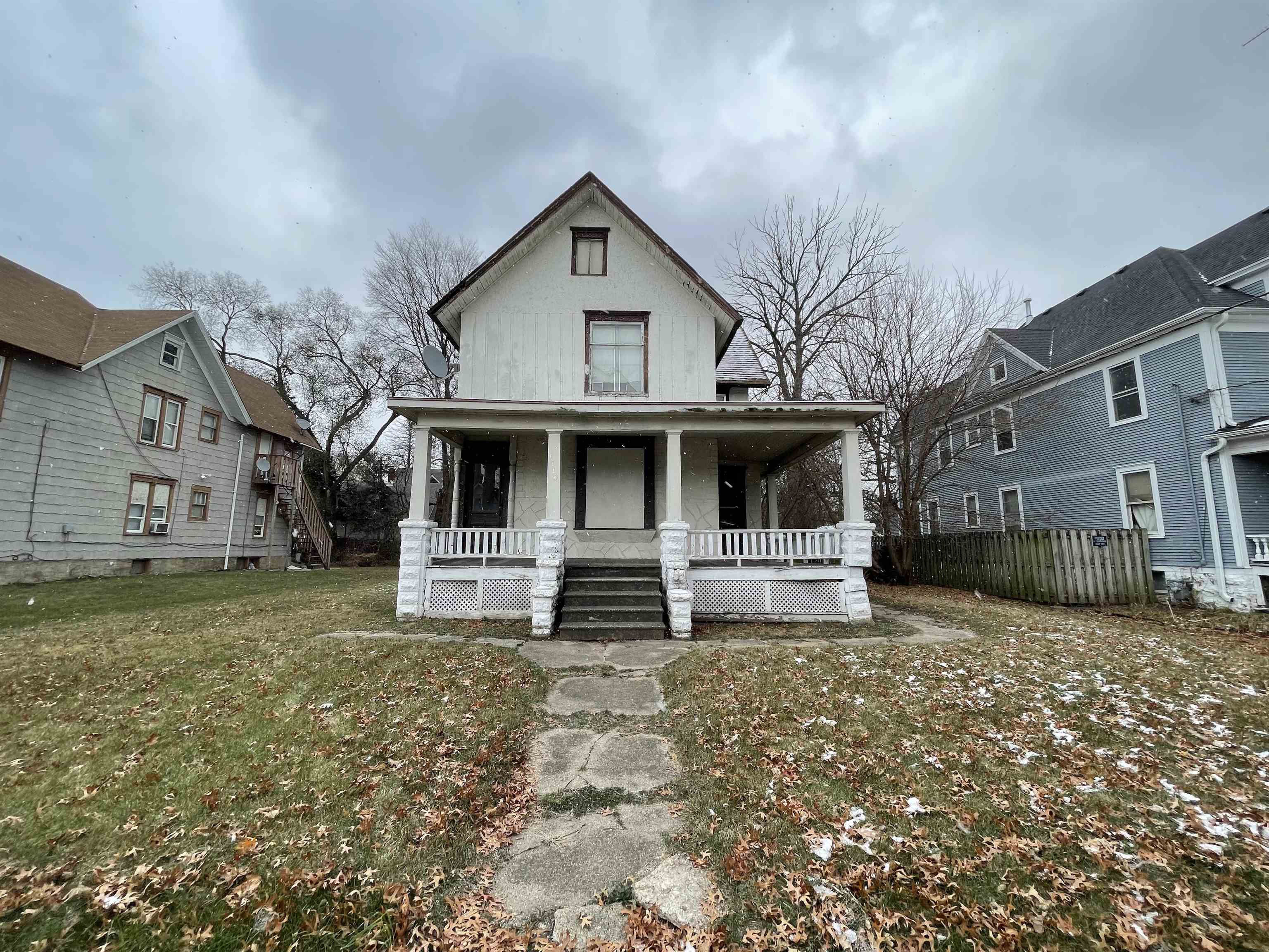 Property Photo:  1710 7th Street  IL 61104 