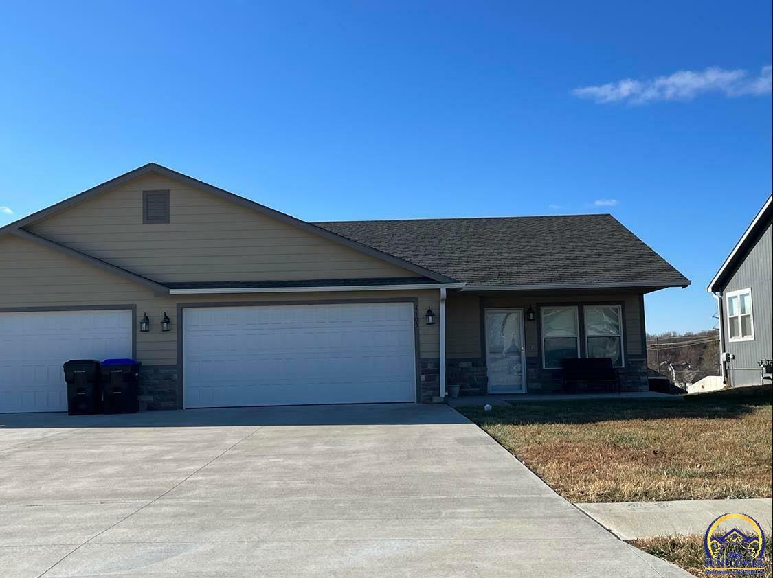 Property Photo:  4105 SW Shenandoah Rd  KS 66610 