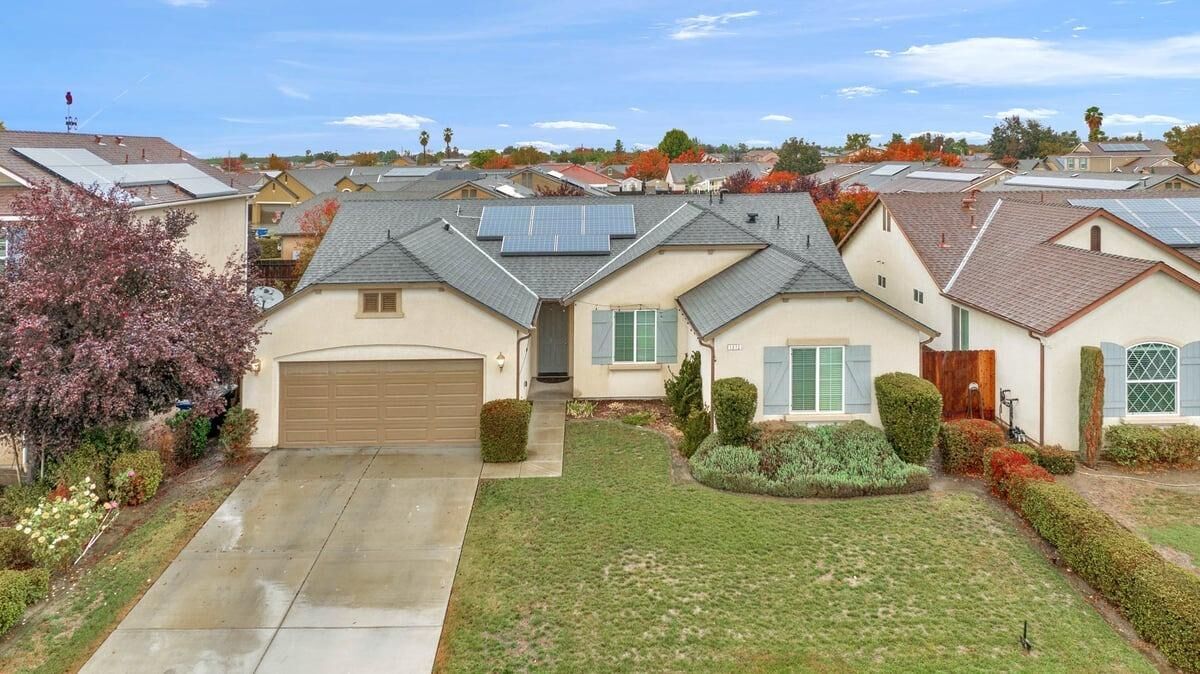 Property Photo:  1072 Muir Way  CA 93230 