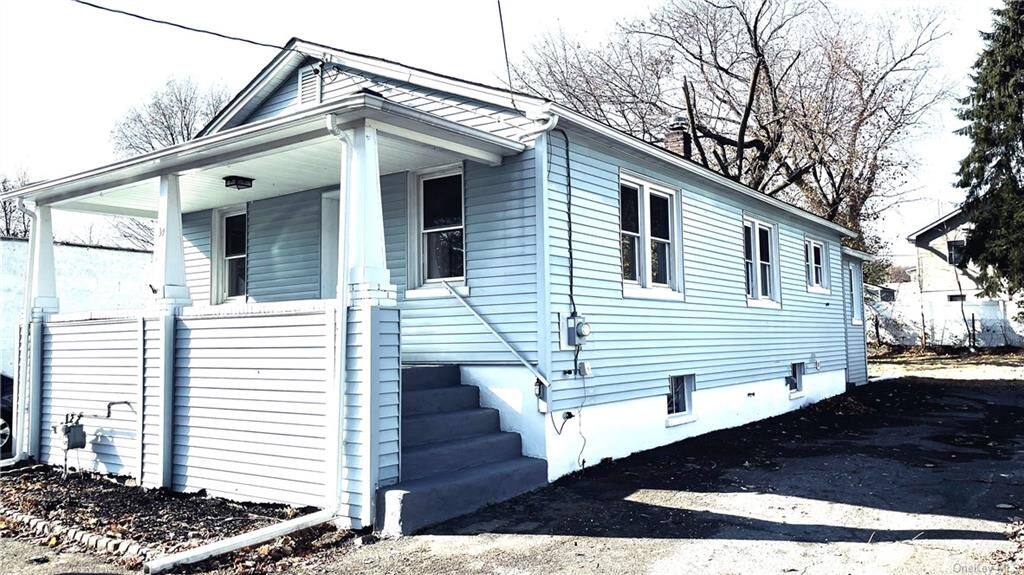 Property Photo:  34 Meriline Avenue  NY 12553 